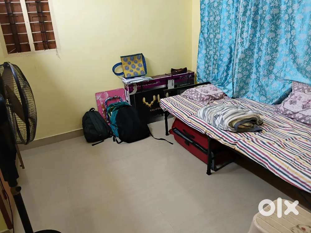 2 BHK HOUSE IN CHOOLAIMEDU,