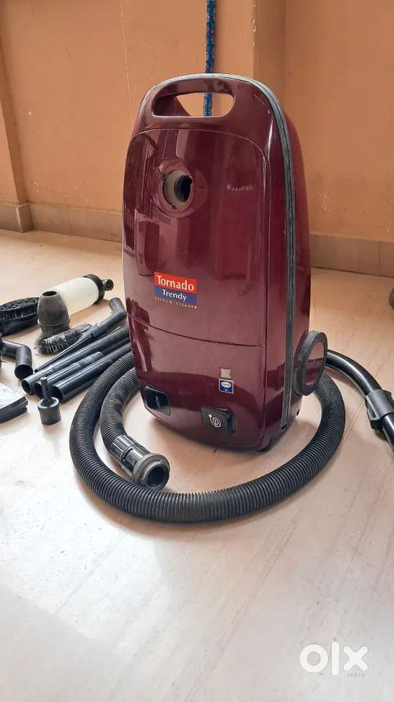 Vacuum Cleaner with 10x Accessories
