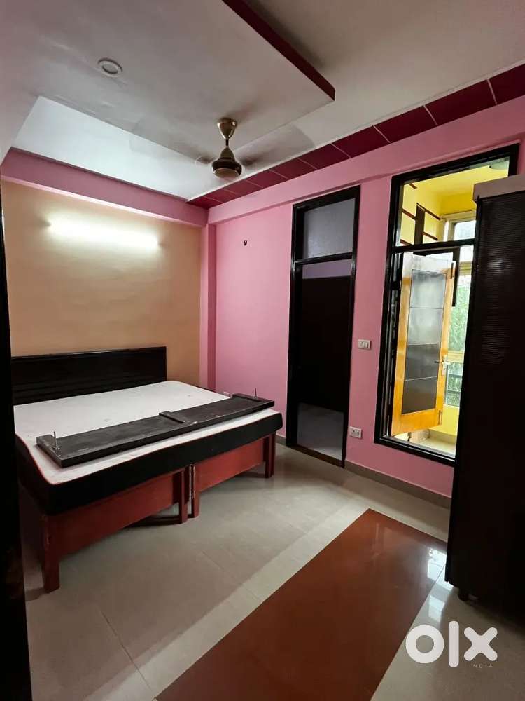 3 bhk builder flat for rent in indirapuram