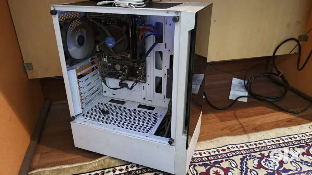 Pc with Lg Led screen 27 inch &  Lewitt 240 pro Mic
