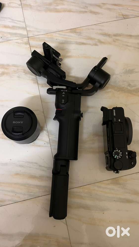 Sony A6400 with 50mm prime lens +Dji Rs 3 mini