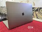 Apple Macbook Pro i7/16/512gb/5.5gb Graphics 15inch Retina Touchbar