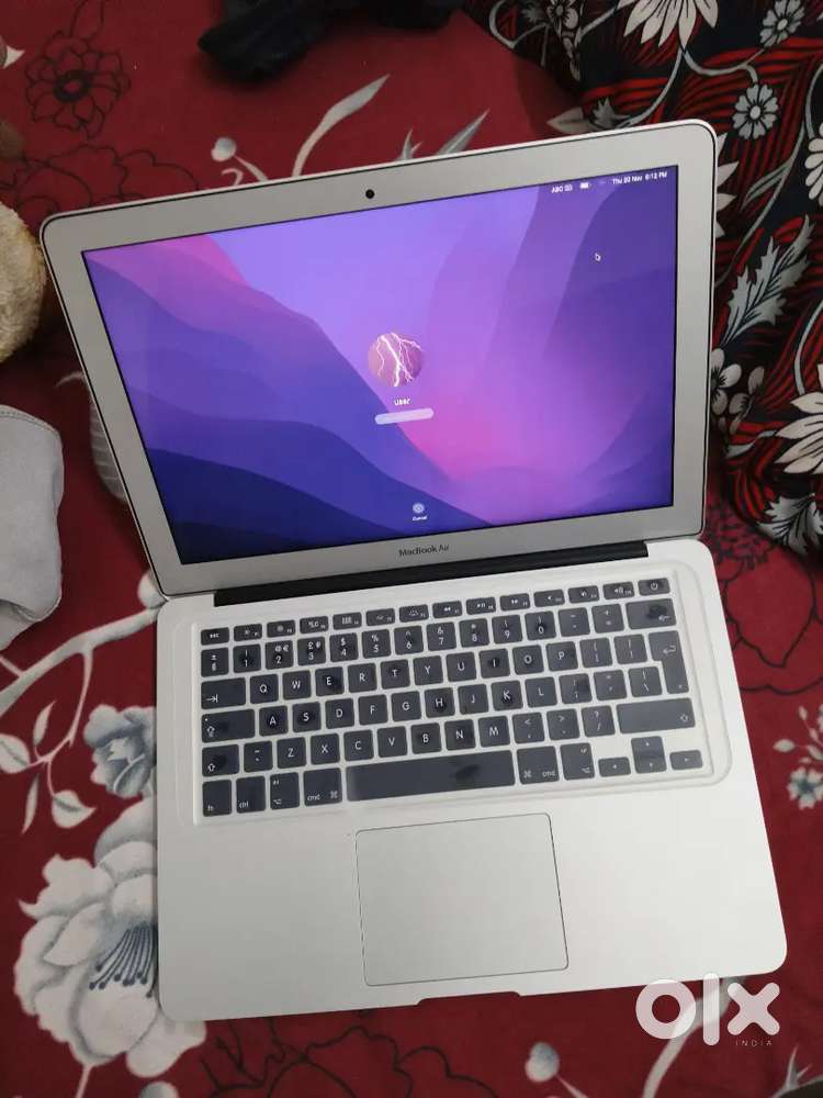 Apple macbook Air A 1466 7i 8/512
