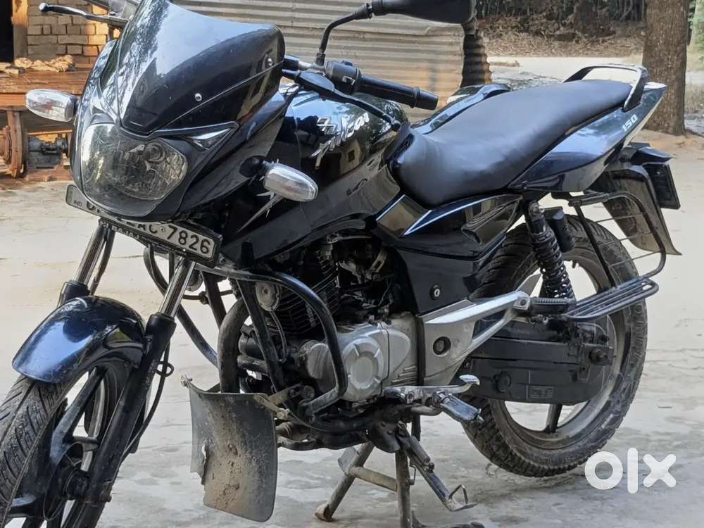 BAJAJ PULSER 150