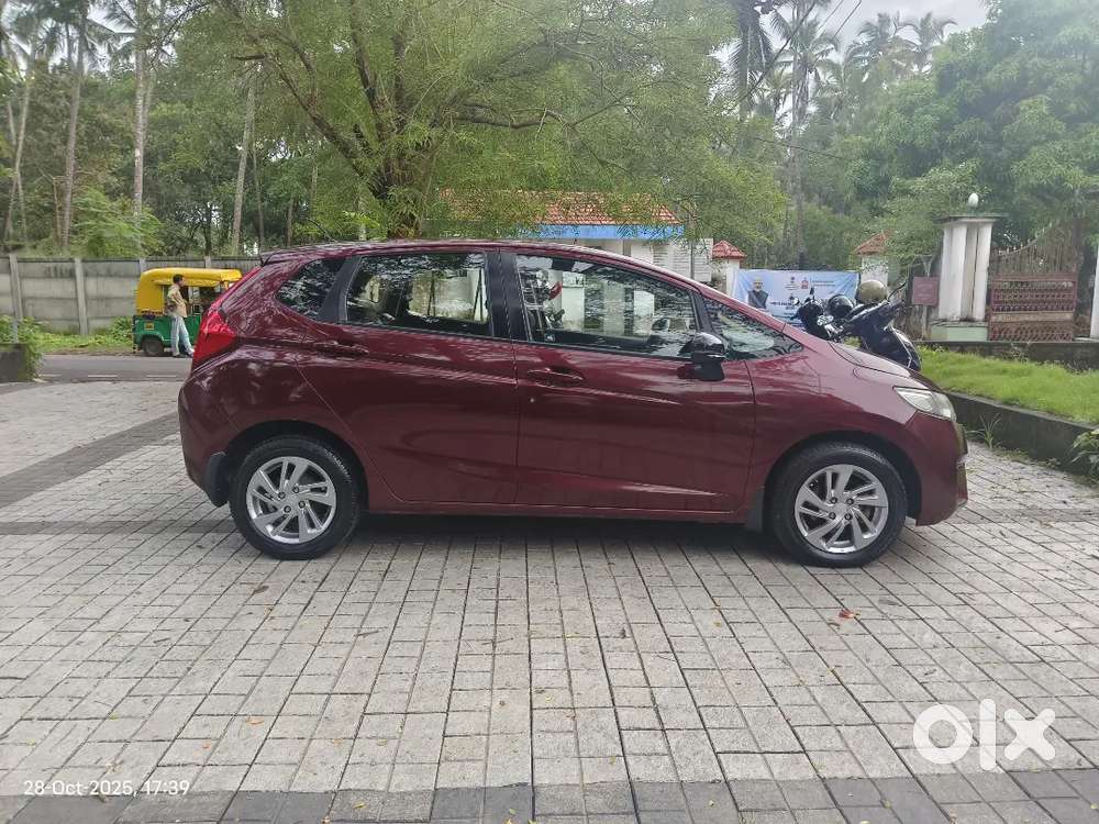 JAZZ CVT AUTOMATIC FULL OPTION