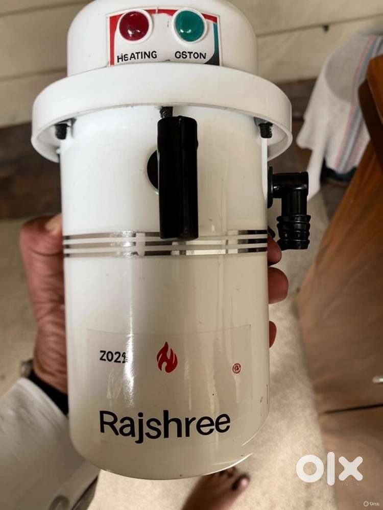 New portable geyser of Rajshree company with one year replacement