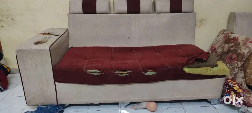 Sofa to be sale