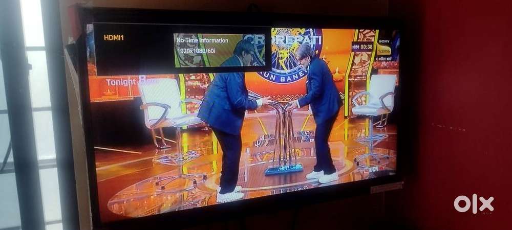 2 year old new condition 32 inch LG new led tv