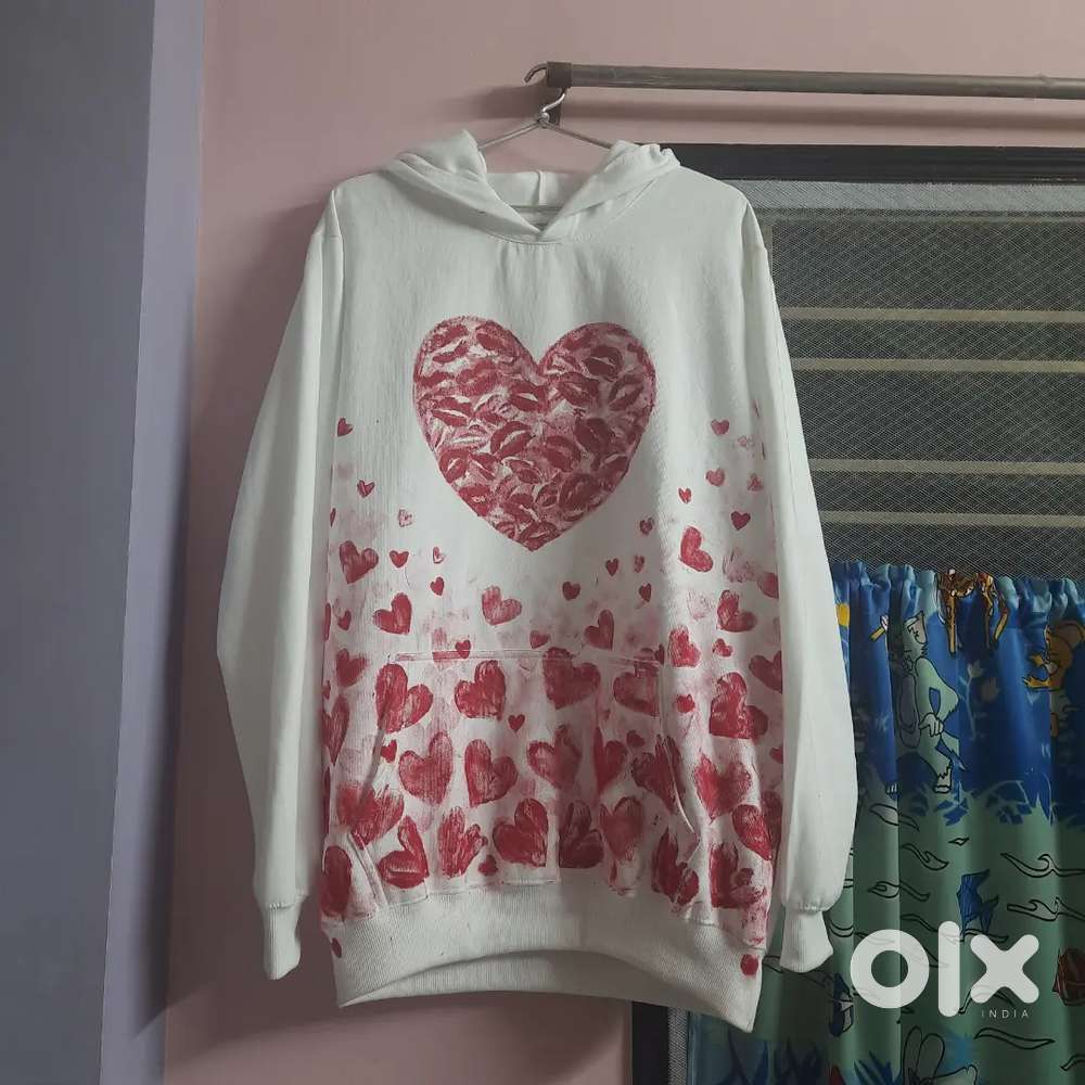 White Hoodie kisses hearts print