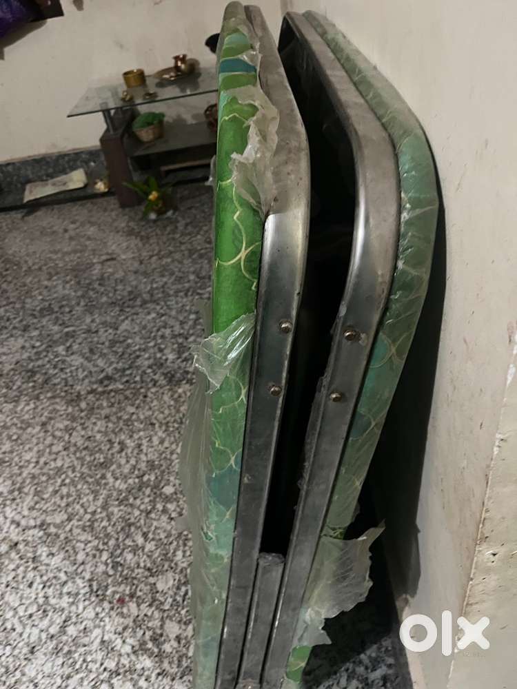 Folding bed