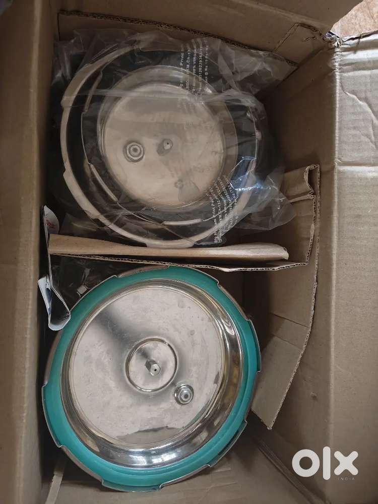 Butterfly SS Pressure Cooker Combo  Induction