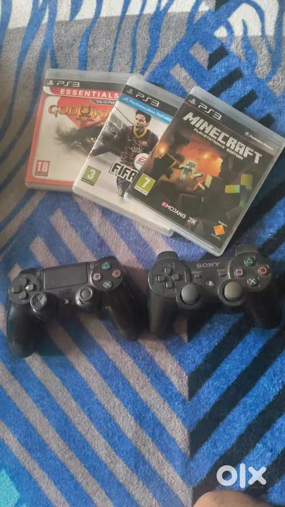 PS3 original CDs & wirless controllers