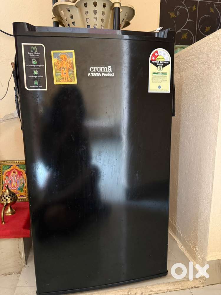 Croma black fridge