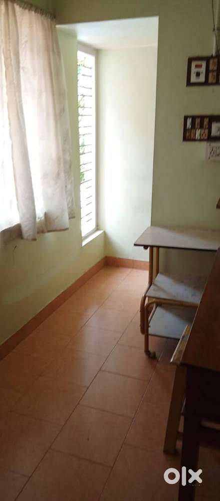 CHACKAI 2BHK FIRST FLOOR SEMIFURNISHED HOUSE FOR RENT