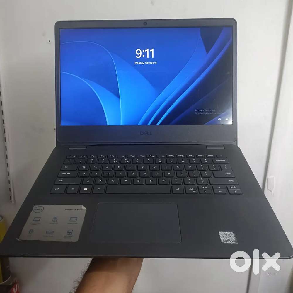 DELL intel Core i3 10 th Gen 8 GB Ram 256 GB SSD. 14 Screen