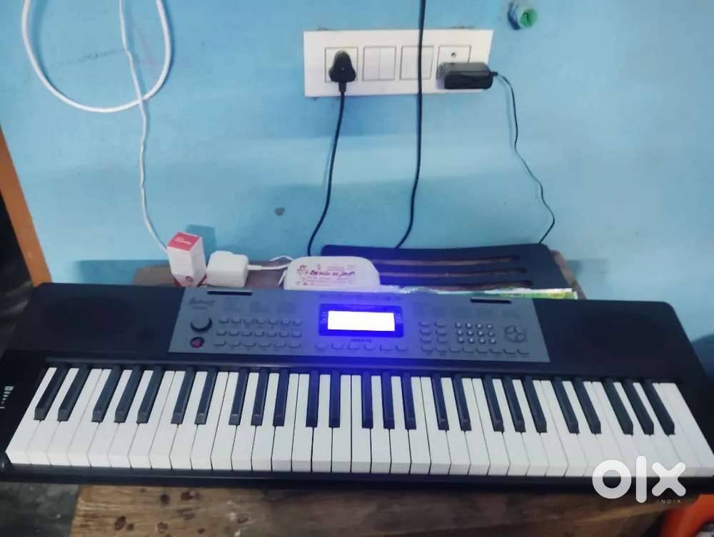 Piano sale 6000 thousand only