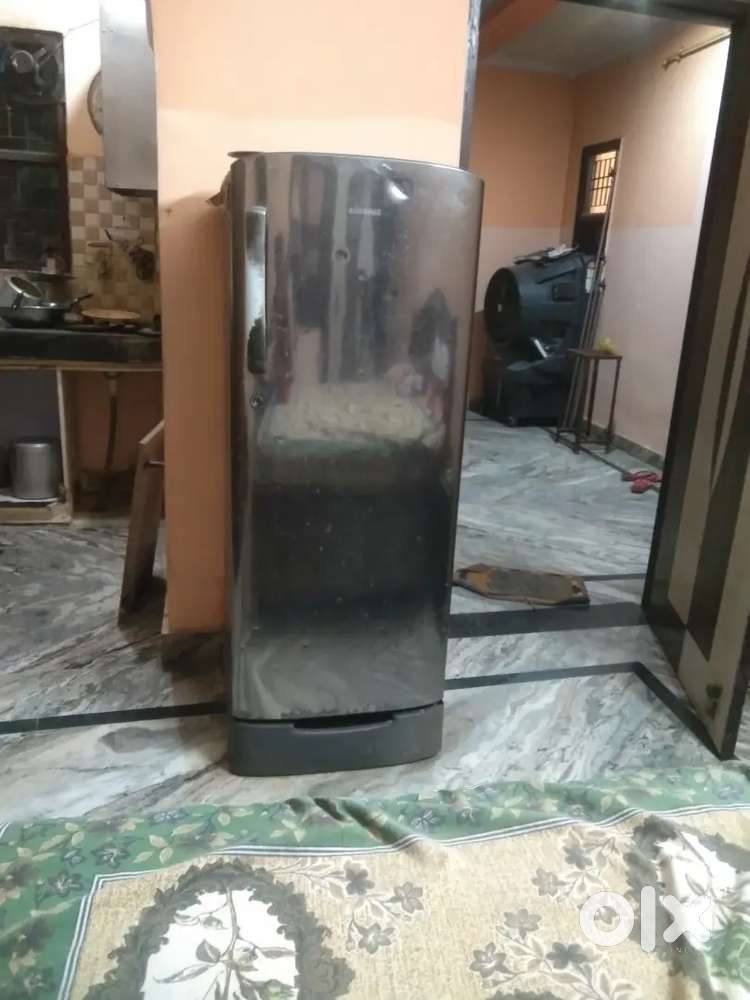 Selling my fridge