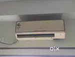 running hitachi ac. Very good condition 1 ton AC 2 set
