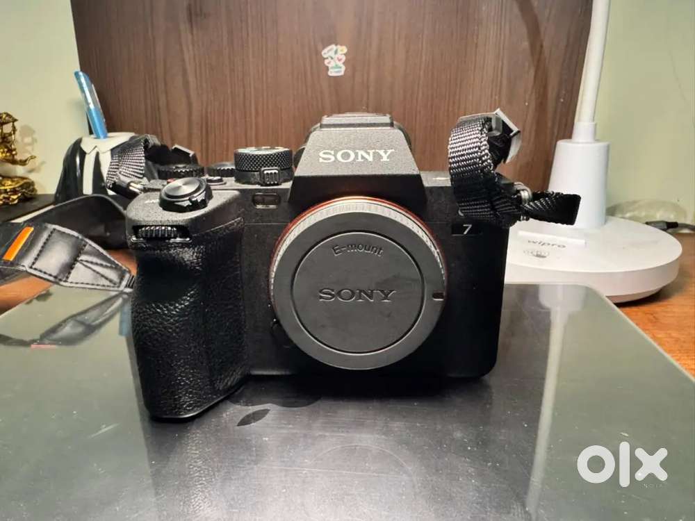 Sony A7M4 Full Kit: 2 Zoom + 1 Portrait Lens