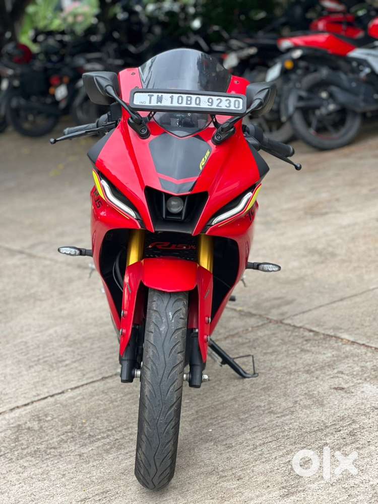 R15 V4 Red-2022 model-Well maintained-Showroom service only-Less kms.