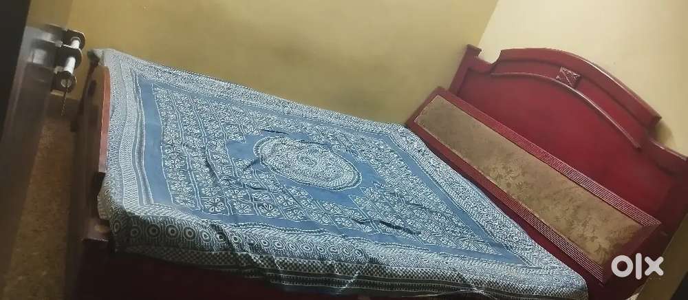 Queen size cot @jus 4999