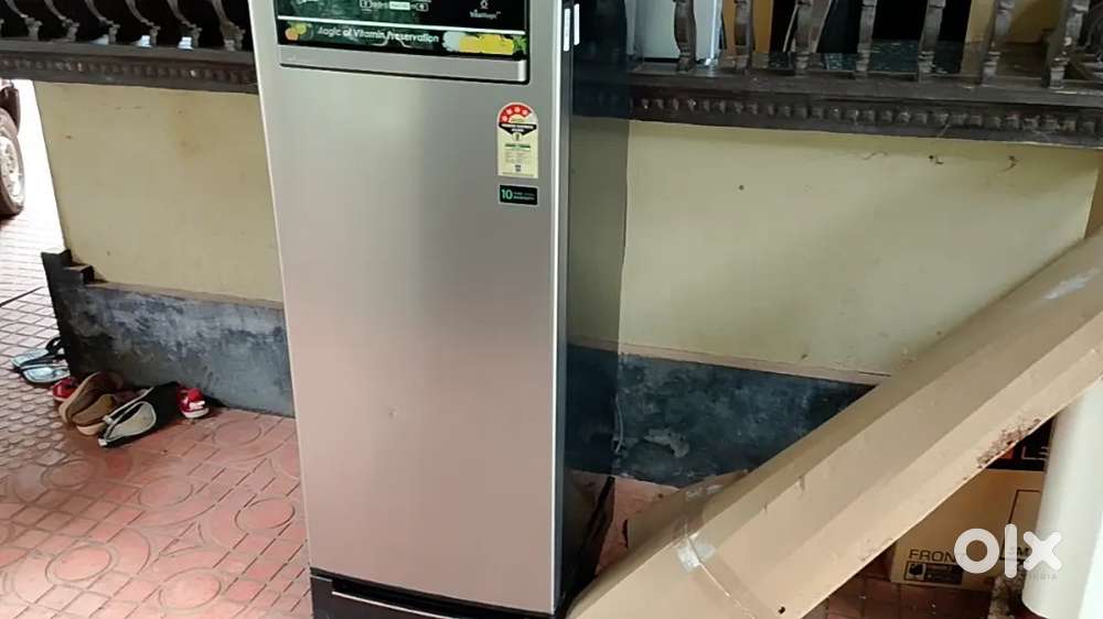 Whirlpool digital single door fridge