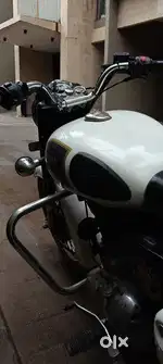 Royal Enfield Classic 350 | Mar 2016 | 23,500 km | Excellent Condition