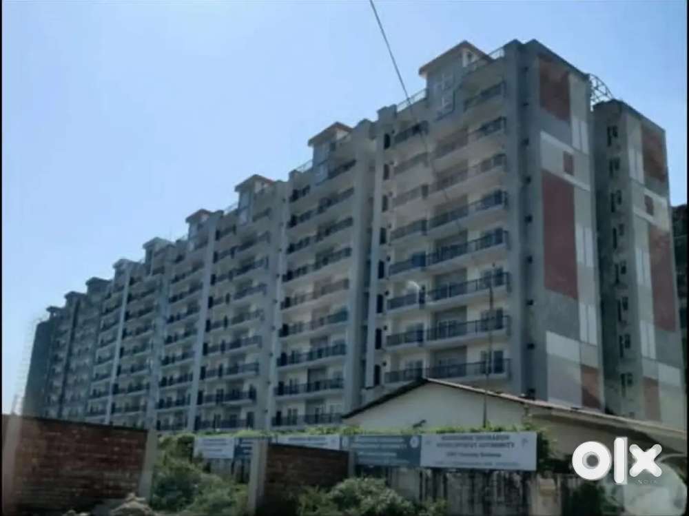 3 BHK Flat, Semi-furnished