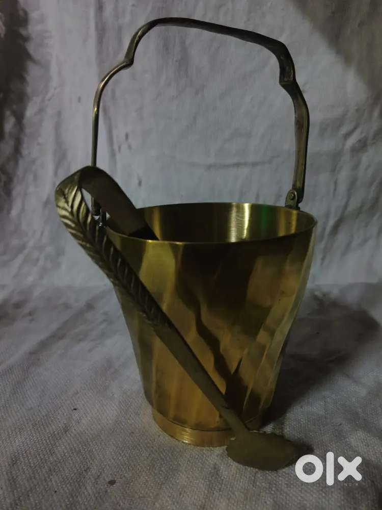Antique pure brass solid heavy ice bucket with cluch