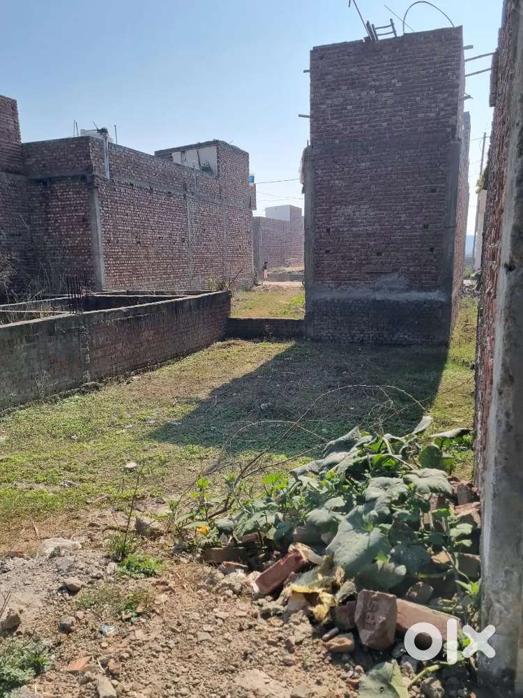 100 sqwad plot for sale