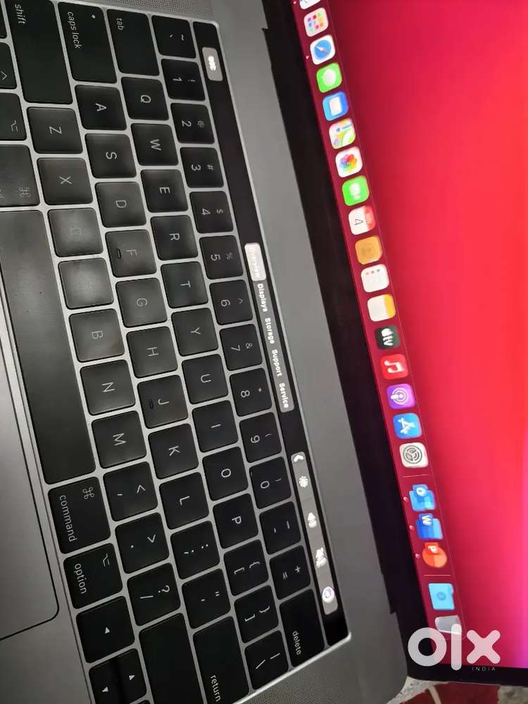 Macbook Pro Touchbar i7