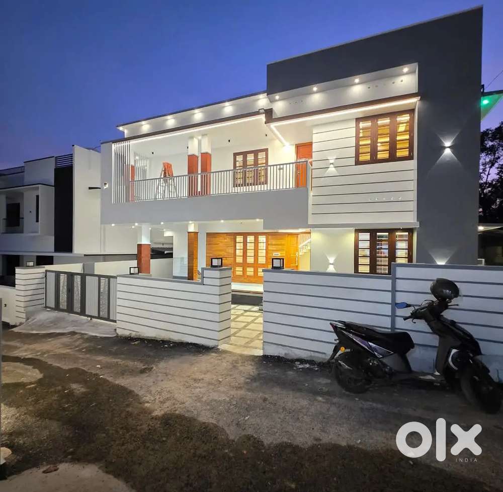 Kazhakutom house for sale 5cent