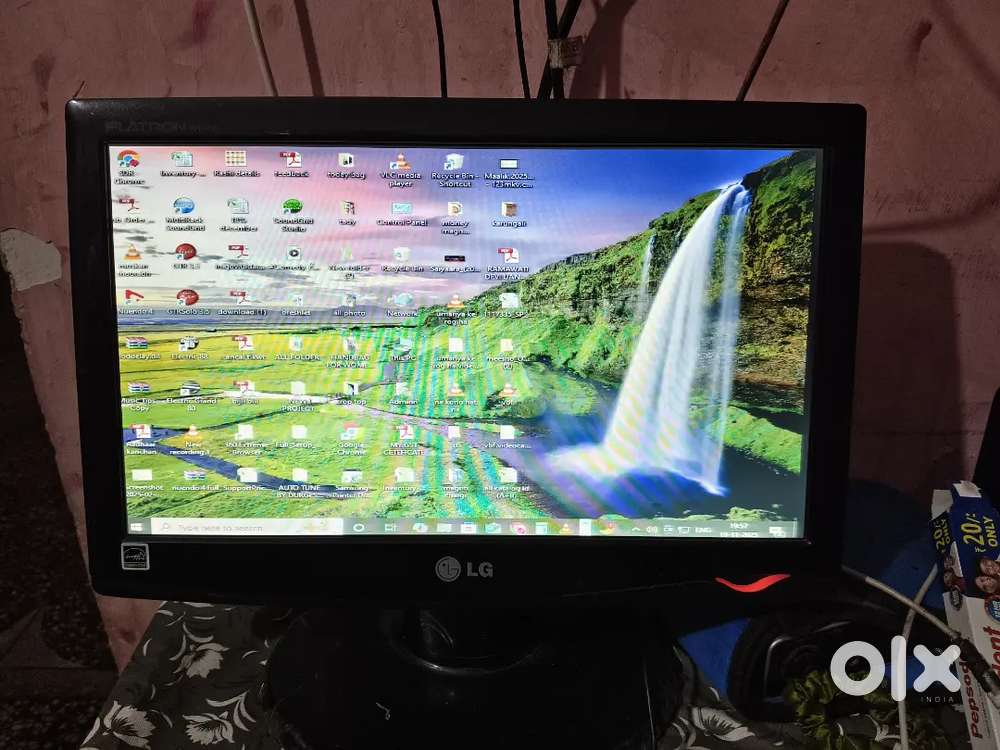 LG COMPUTER MONITOR BRAND NEW CONDITION EXCELLENT QUALITY