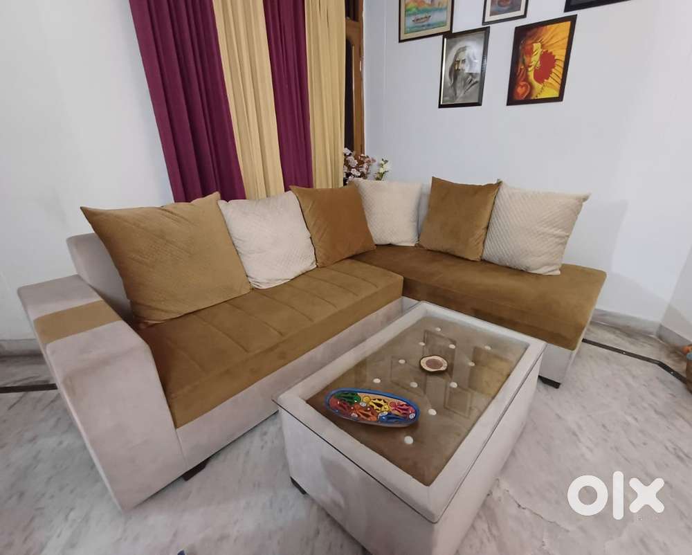 Sofa and centre tabel