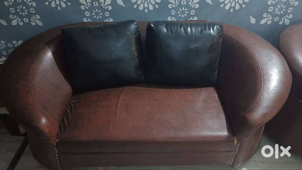 2 sofa set 7 (2+2+3)seater leather sofa  & 5 seater wooden sofa cover