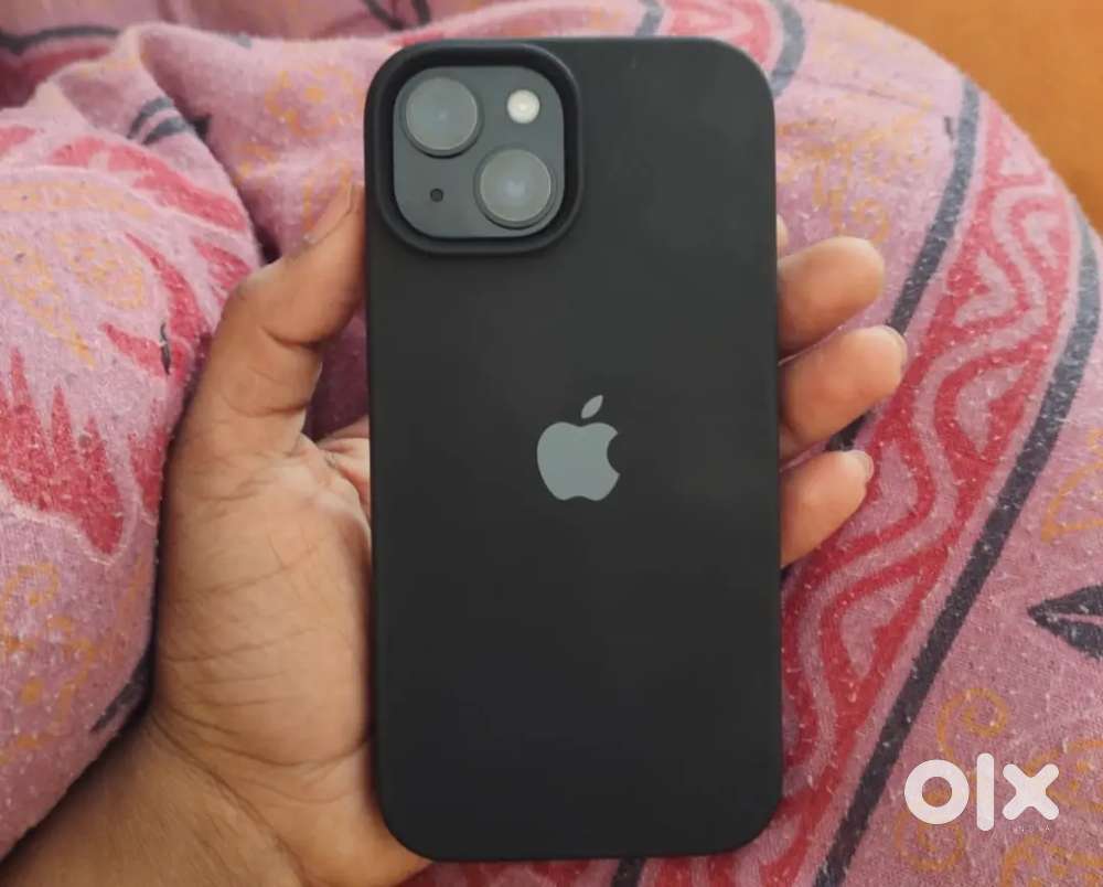iPhone 15 black 128 gb under warranty battery 87% mint condition