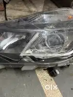 Tata nexon xz plus petrol 2019 ki headlight. 30% damage 70% okay h