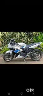Yamaha R.15 BS4 white colour