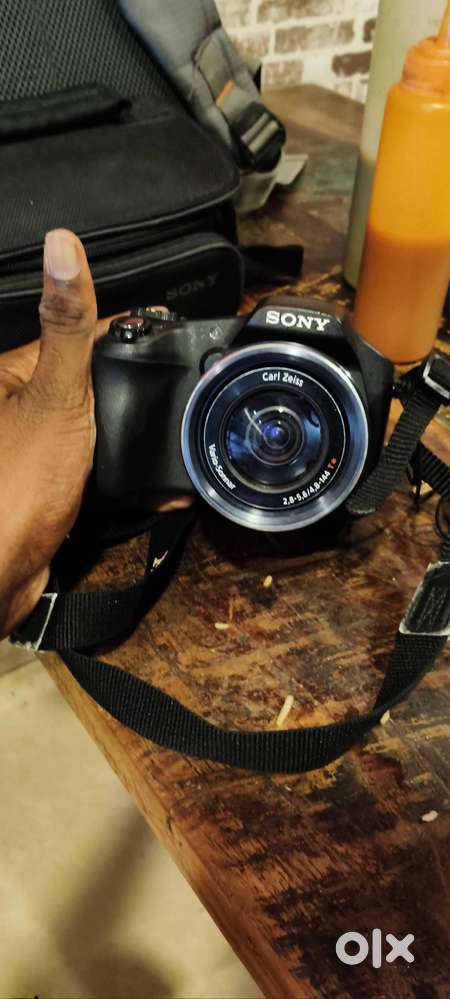 Sony cyber-shot DSC-HX 100v Digital camera