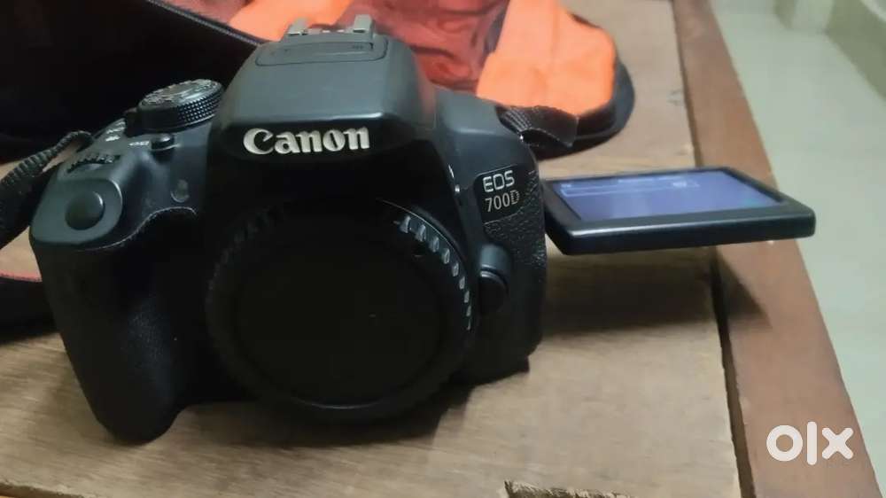Canon EOS 700D (Urgent Sell)
