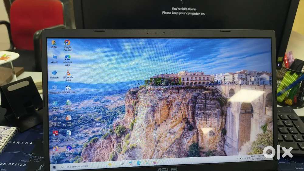 Asus 15.6 fhd laptop, fingerprint  lock