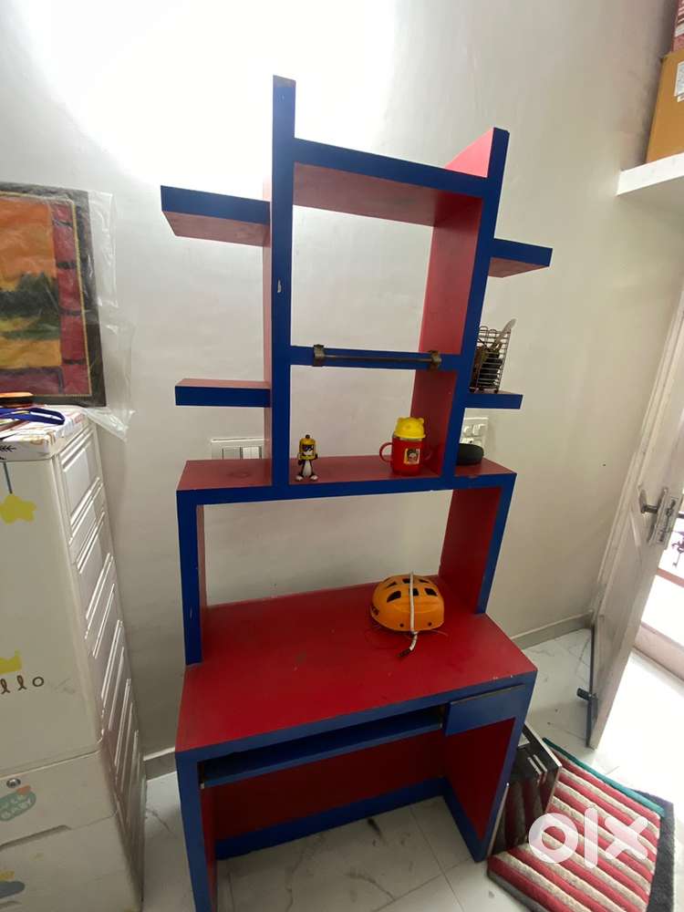 Showcase cum studay table