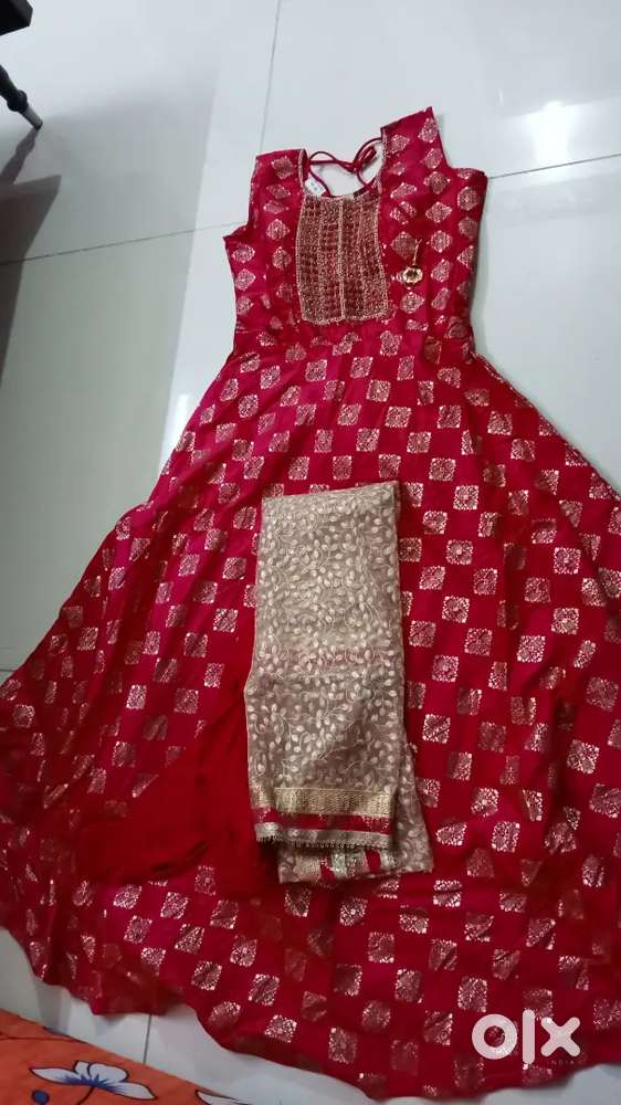Pink party ware long frok