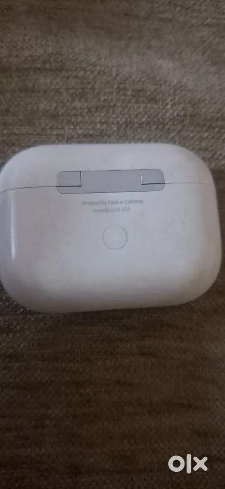 Apple earbuds