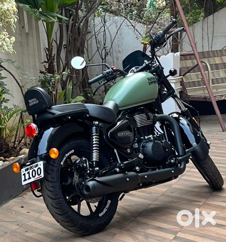 Meteor 350 with backrest windshield and trip navigation