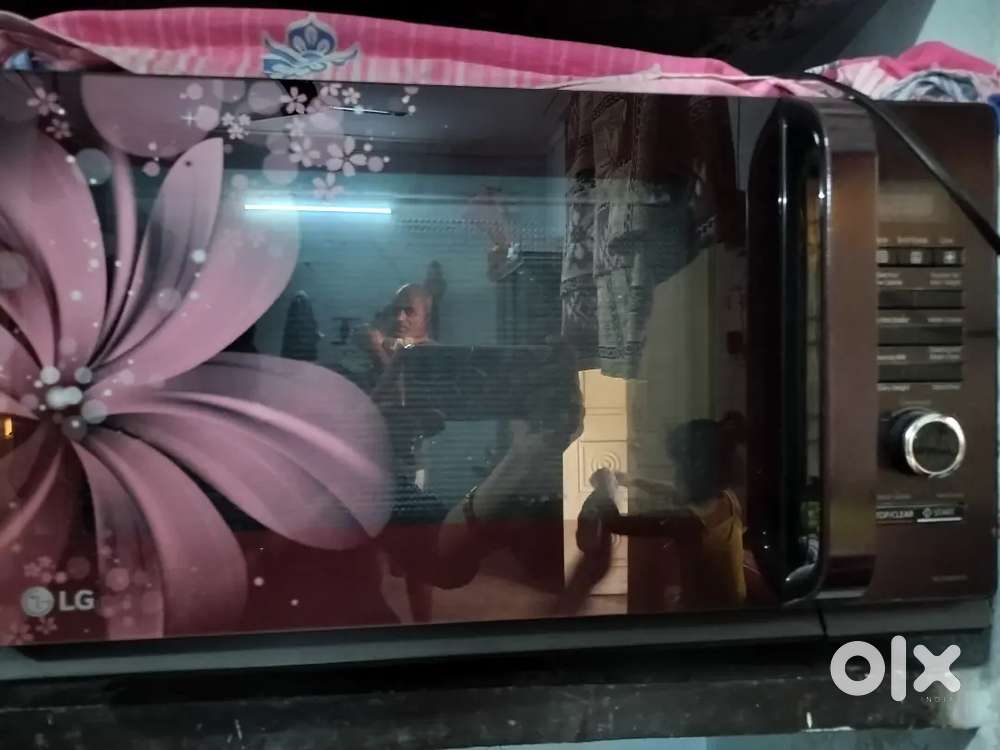 Microwave with working condition