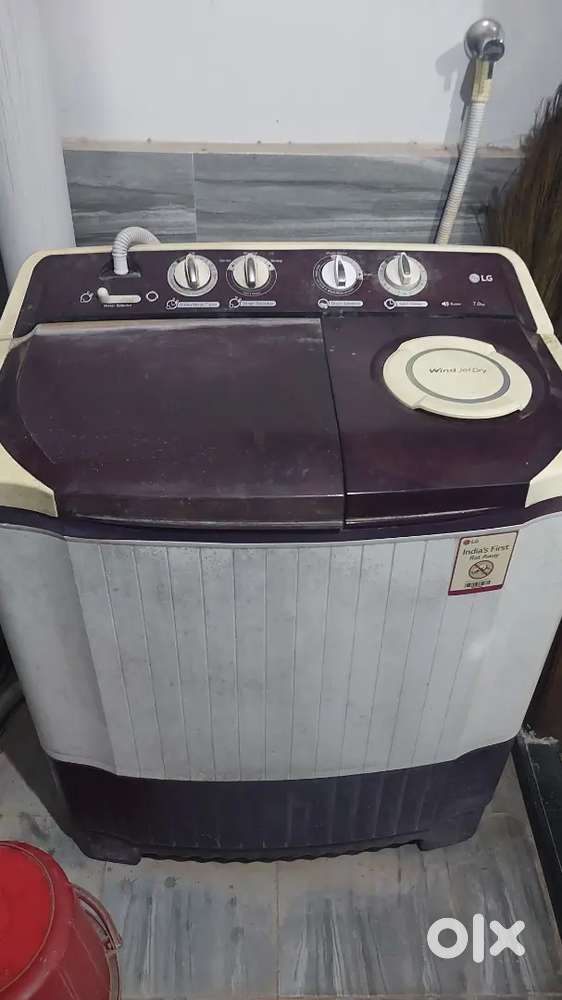 LG semi automatic washing machine