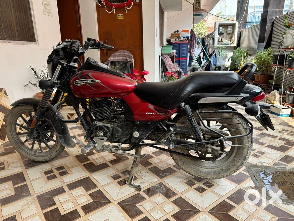 Bajaj Avenger Street 160 - Cherry Red - 13000kms