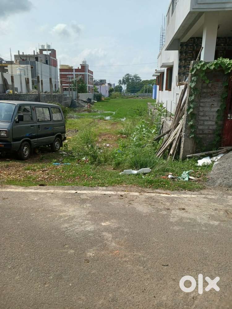 Arumparthapuram bypass 300 mtr, North-west Corner plot 1244 sqft 25x50