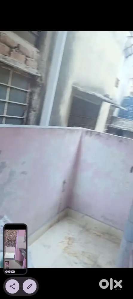 Mujhe ek roomate chahiye girls